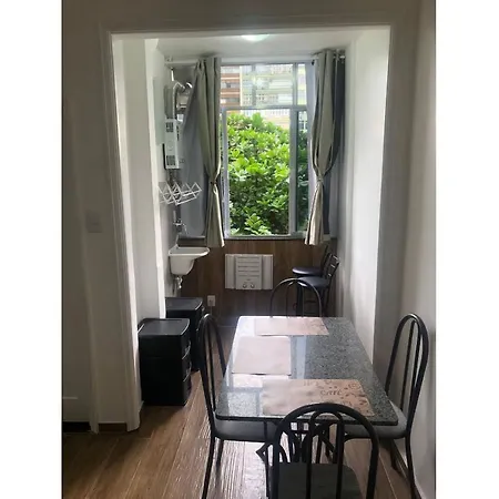 Copacabana Rua Tranquila E Arborizada Perto De Tudo Posto 2 Rio de Janeiro Exterior photo
